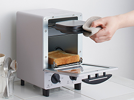 Hình ảnh: Sử dụng khay chuyên dụng để nấu trứng ốp la cùng lúc