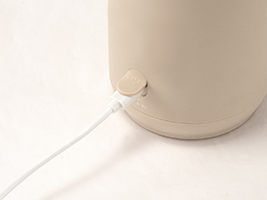 1_1-78 Hình ảnh: Sạc qua USB